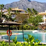 Banus - Lovely-1bdm, Terrace, 3pools Apartamento