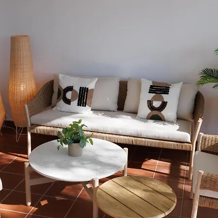 Banus - Lovely-1bdm, Terrace, 3pools Апартаменти *