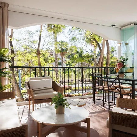 Marbella Banus Suites - Banus, Dama De Noche, Stylishly Redecorated - Brand New Furniture, 1Bed-1Bath, Bright Glazed Terrace, 3 S Pools, Beautiful Complex, Ideal For Families *
