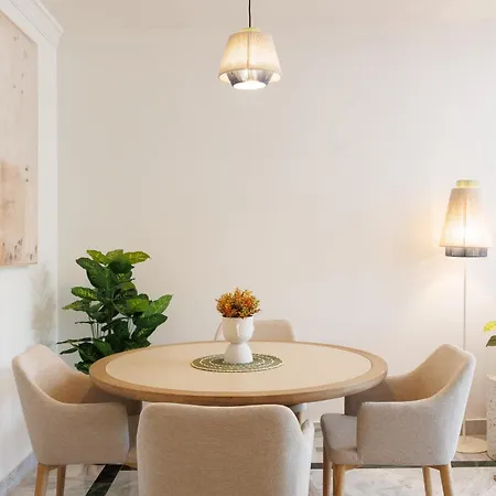 Marbella Banus Suites - Banus, Dama De Noche, Stylishly Redecorated - Brand New Furniture, 1Bed-1Bath, Bright Glazed Terrace, 3 S Pools, Beautiful Complex, Ideal For Families *