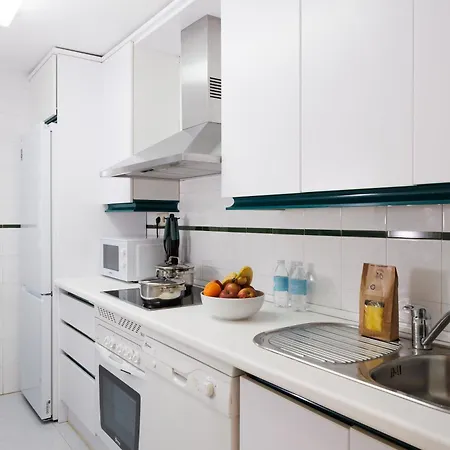 Apartamento Marbella Banus Suites - Banus, Dama De Noche, Stylishly Redecorated - Brand New Furniture, 1Bed-1Bath, Bright Glazed Terrace, 3 S Pools, Beautiful Complex, Ideal For Families