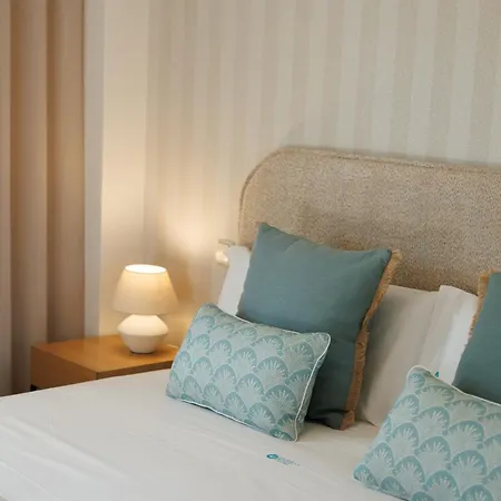 Апартаменти Banus - Lovely-1bdm, Terrace, 3pools