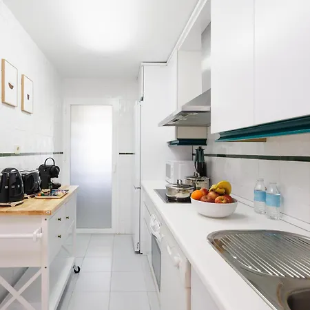 Marbella Banus Suites - Banus, Dama De Noche, Stylishly Redecorated - Brand New Furniture, 1Bed-1Bath, Bright Glazed Terrace, 3 S Pools, Beautiful Complex, Ideal For Families