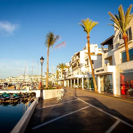 Marbella Banus Suites - Banus, Dama De Noche, Stylishly Redecorated - Brand New Furniture, 1Bed-1Bath, Bright Glazed Terrace, 3 S Pools, Beautiful Complex, Ideal For Families *
