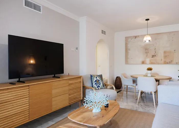 Banus - Lovely-1bdm, Terrace, 3pools Apartment *