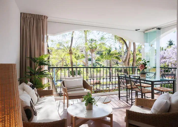 Apartment Banus - Lovely-1bdm, Terrace, 3pools