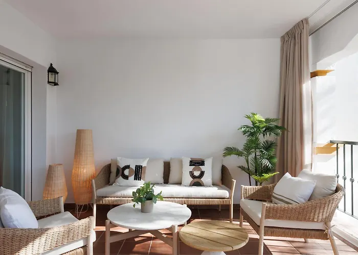 Banus - Lovely-1bdm, Terrace, 3pools Apartment *