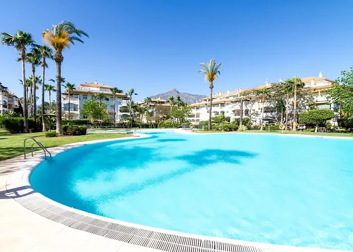 Apartment Banus - Lovely-1bdm, Terrace, 3pools