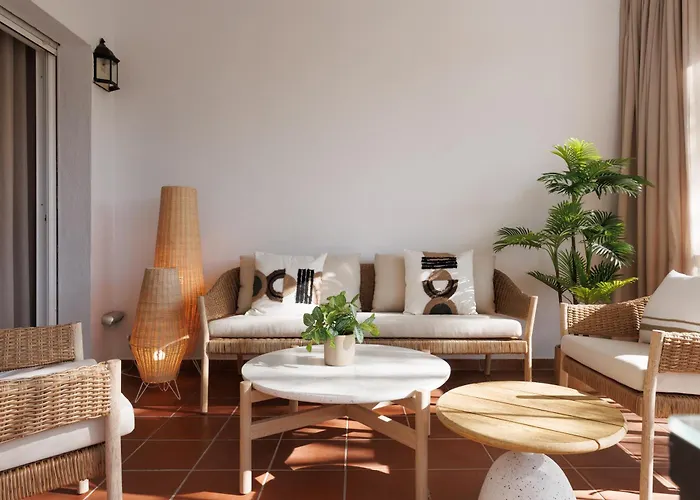 Banus - Lovely-1bdm, Terrace, 3pools Apartamento *