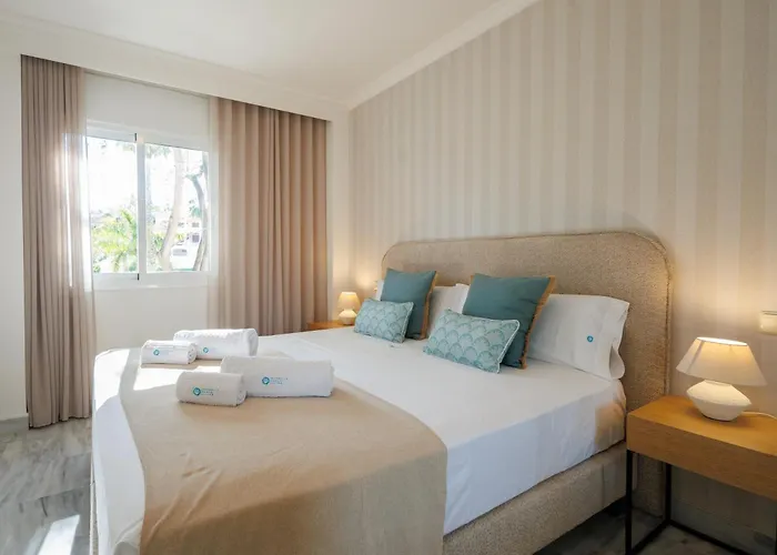 Banus - Lovely-1bdm, Terrace, 3pools Apartamento *
