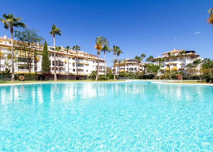 Banus - Lovely-1bdm, Terrace, 3pools Apartamento Marbella